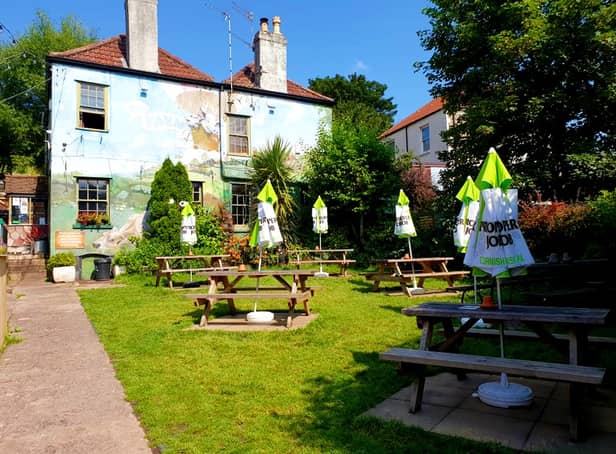 <p>The Farm pub boasts a vast beer garden perfect to enjoy the sunshine.</p>