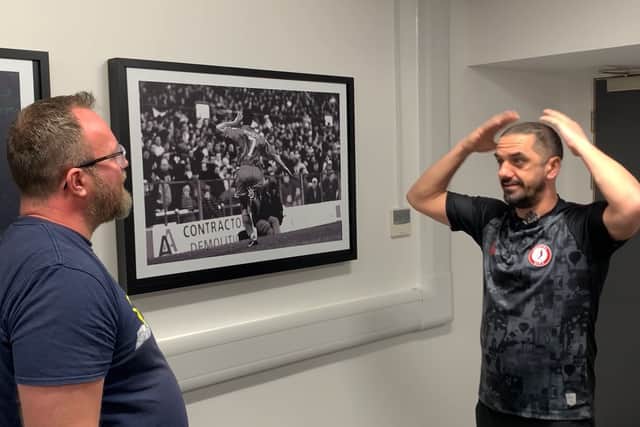‘Just tap your head’ - Scott Murray reveals the story behind his famous goal celebration against Cardiff City with Neil Maggs