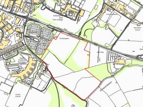 <p>The 39-acre site off the Bath Road where Bellway Homes want to build up to 555 homes</p>