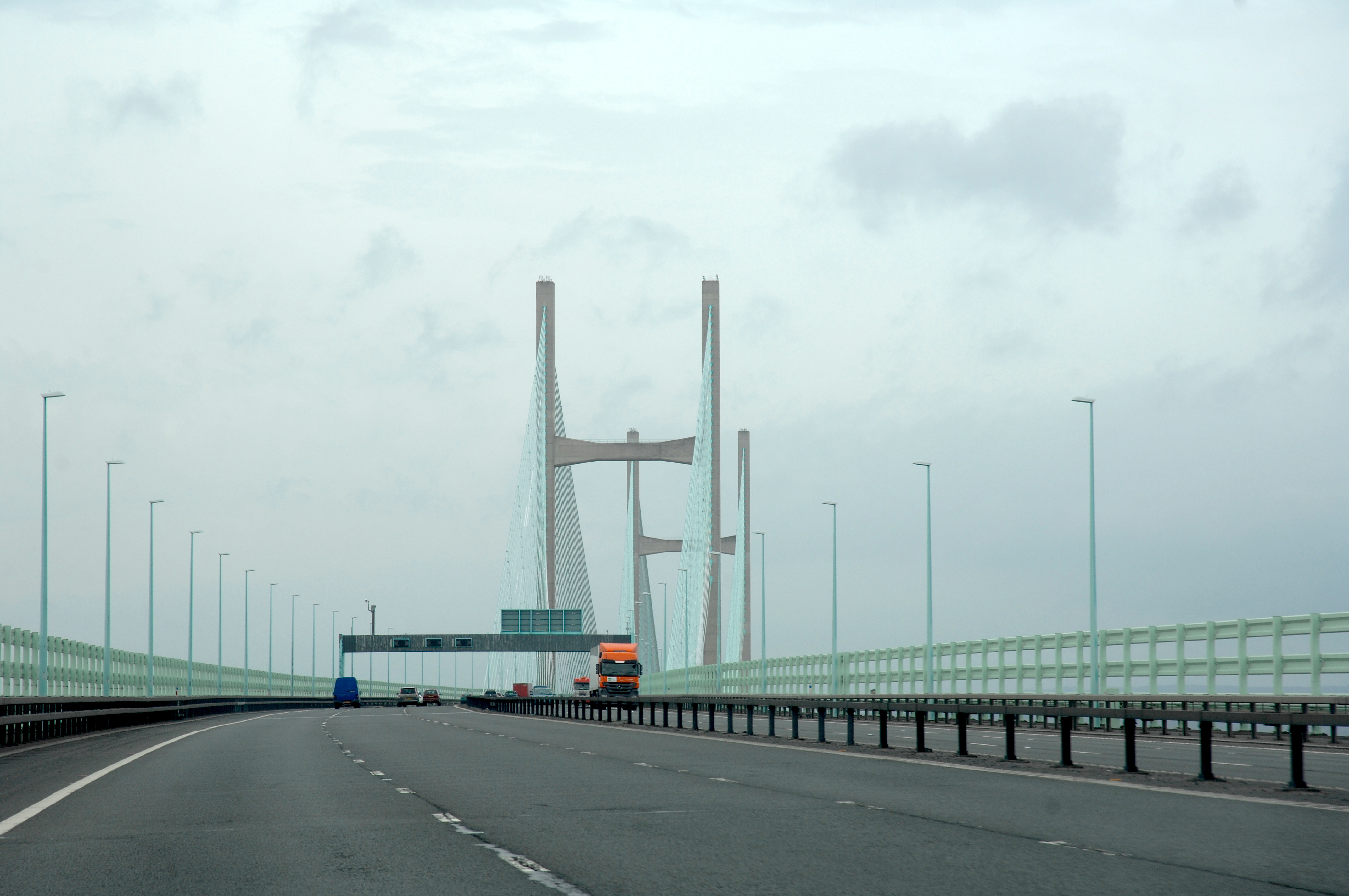Is the Severn Bridge open today? When is road closure as date delayed by lorry fire on Prince of Wales Bridge?