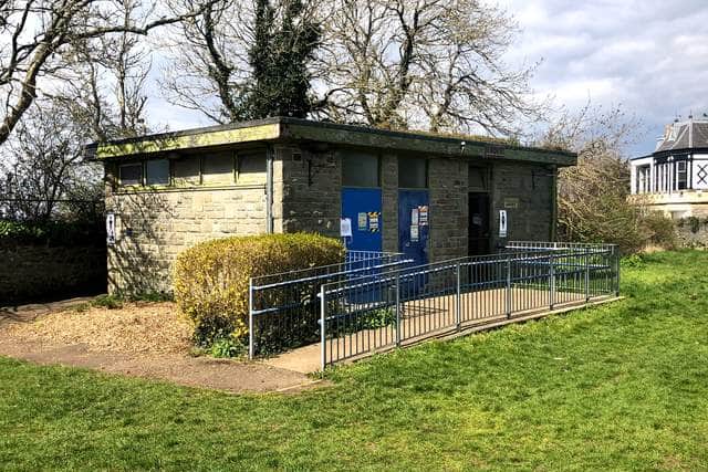 The cafe would replace existing public toilets off the Circular Road near the Sea Walls, and would include new public toilets and a small education centre.