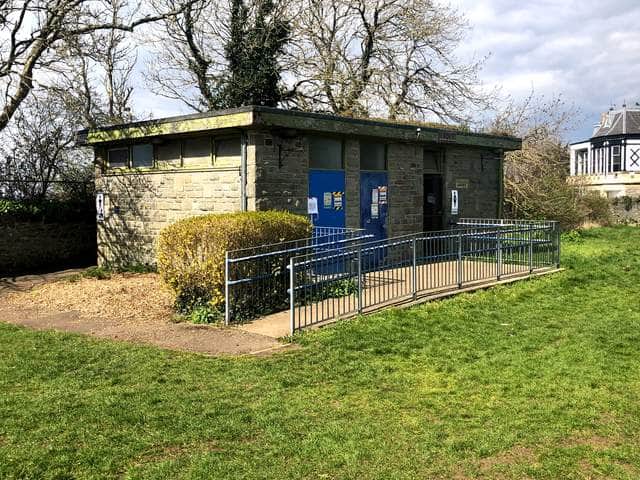 The cafe would replace existing public toilets off the Circular Road near the Sea Walls, and would include new public toilets and a small education centre. 