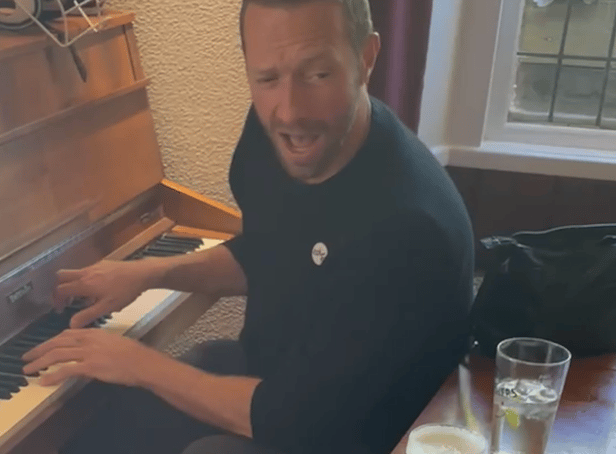 <p>Chris Martin made a surprise appearance at a pub near Bristol and sang a Coldplay classic to an engaged couple.</p>