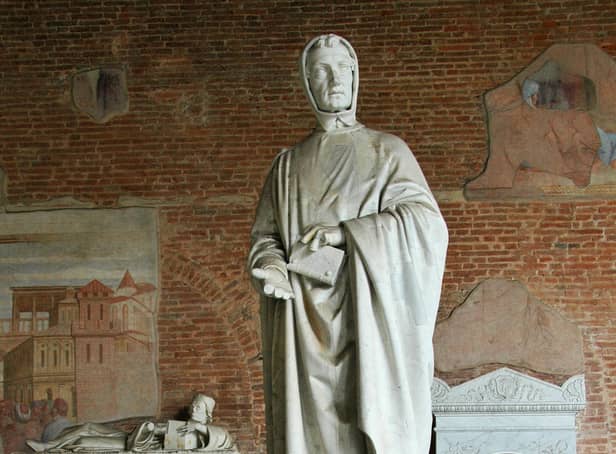<p>Monument of Leonardo da Pisa (Fibonacci), by Giovanni Paganucci</p>