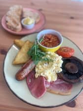 The full English breakfast served at Temple Street Canteen