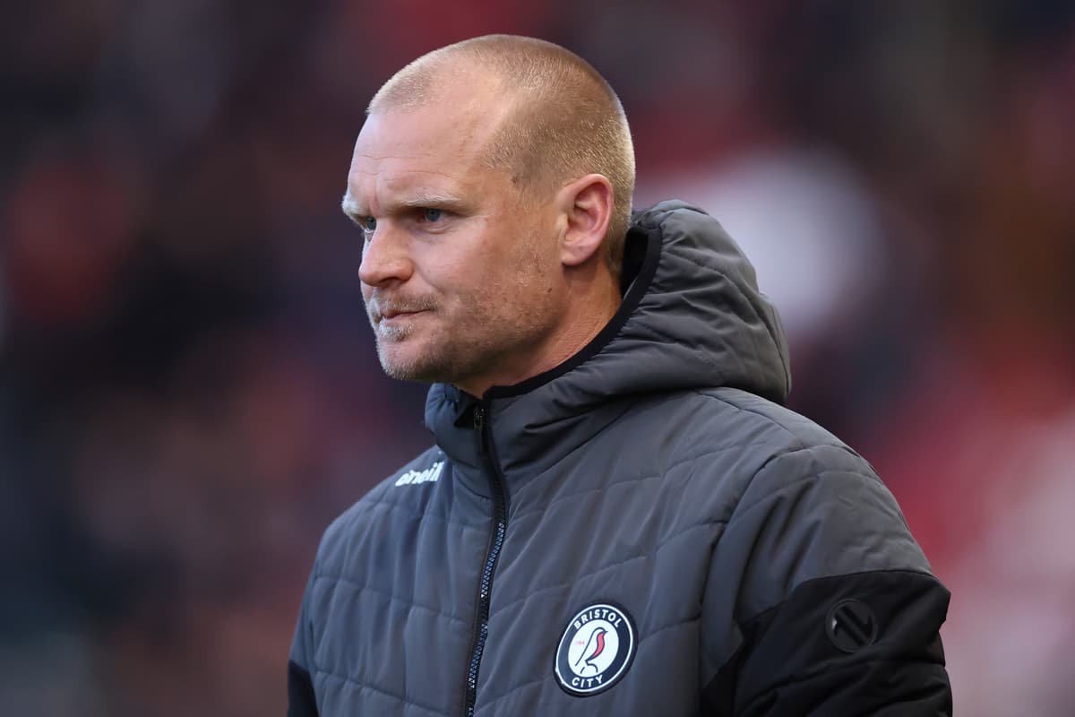 Bristol City manager Manning 'close' to exit - release clause revealed