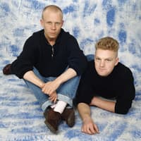 Erasure fans rush to splash out on tickets for Liverpool show as seats sell fast (aff) (cloned)