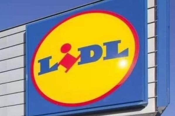 Lidl has extended its recall of a brand of Czech lager over fears it could contain undeclared sulphur dioxide.
