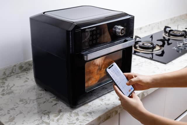 The T31 can be controlled by wi-fi and via a handy app with lots of built-in recipes